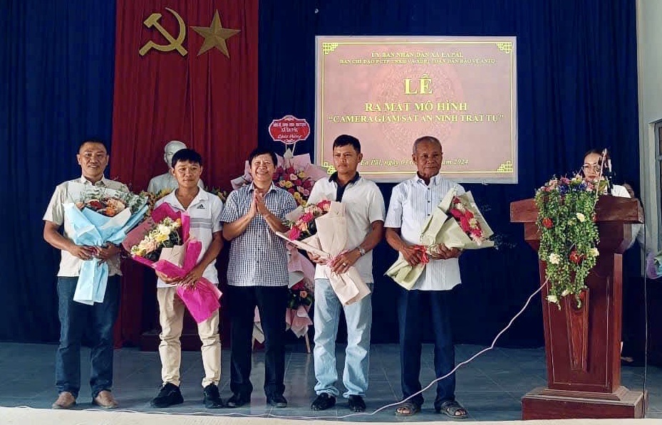 Công An  xã Ea Păl tổ chức Lễ ra mắt mô hình “Camera giám sát An ninh trật tự” năm 2024